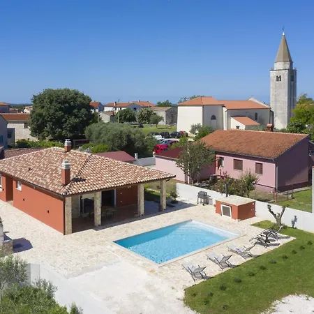 Villa Martha Near Pula *
