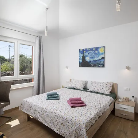 Villa Martha Near Pula Šišan